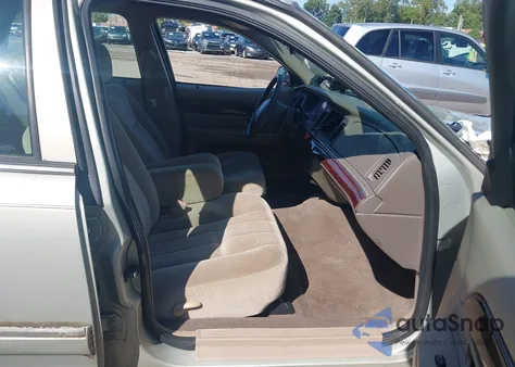 2004 Mercury Grand Marquis Gs z USA, uszkodzony, nr VIN 2MEFM74W64X625210